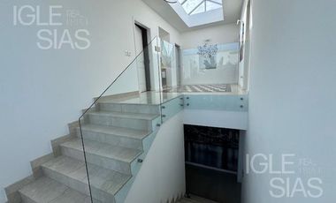 Casa en venta al río en Albanueva, Barrio Nautico ,  Tigre