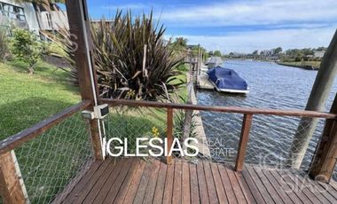 Casa en venta al río en Albanueva, Barrio Nautico ,  Tigre