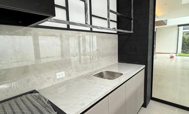 CASA DE VENTA POR ESTRENAR EN PUEMBO