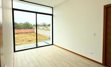 CASA DE VENTA POR ESTRENAR EN PUEMBO