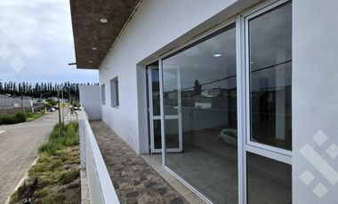 ALQUILER DEPTO 3 AMB, CON BALCÓN Y COCHERA, EN ALTOS DE ALBERDI, PLOTTIER