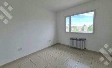 ALQUILER DEPTO 3 AMB, CON BALCÓN Y COCHERA, EN ALTOS DE ALBERDI, PLOTTIER