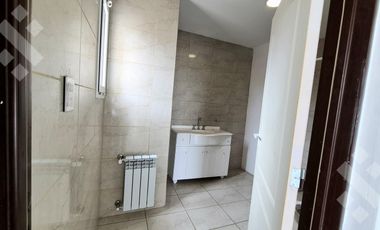 ALQUILER DEPTO 3 AMB, CON BALCÓN Y COCHERA, EN ALTOS DE ALBERDI, PLOTTIER