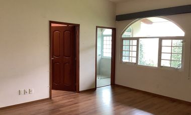 CASA 4 RECAMARAS - A CAMPO- LOMAS COUNTRY RENTA-VENTA