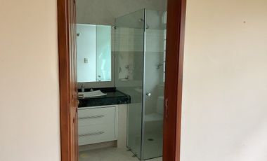 CASA 4 RECAMARAS - A CAMPO- LOMAS COUNTRY RENTA-VENTA