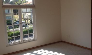 CASA 4 RECAMARAS - A CAMPO- LOMAS COUNTRY RENTA-VENTA