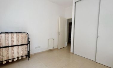 ALQUILER 1 AÑO: Casa 3 habitaciones, dep de servicio, pileta, lote interno en San Isidro Labrador