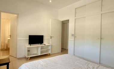 ALQUILER 1 AÑO: Casa 3 habitaciones, dep de servicio, pileta, lote interno en San Isidro Labrador