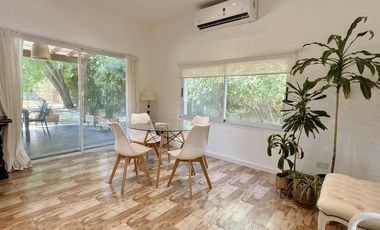 ALQUILER 1 AÑO: Casa 3 habitaciones, dep de servicio, pileta, lote interno en San Isidro Labrador