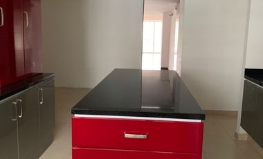 Excelente PH con terraza y muy bonita vista