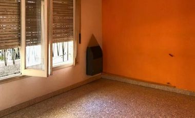 Reservada! Casa en Quilmes Oeste 3 ambientes con Garaje