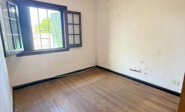 PH en alquiler con balcón y patio 3 amb. Sobre Hipólito Yrigoyen a 2 cuadra Santa Fe! Gran ubicacion