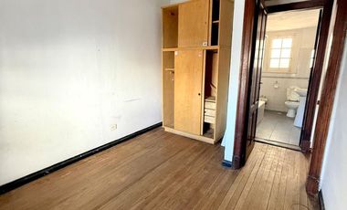 PH en alquiler con balcón y patio 3 amb. Sobre Hipólito Yrigoyen a 2 cuadra Santa Fe! Gran ubicacion