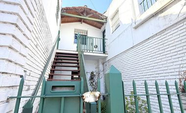 PH en alquiler con balcón y patio 3 amb. Sobre Hipólito Yrigoyen a 2 cuadra Santa Fe! Gran ubicacion