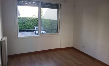 Departamento en  Alquiler de 3 ambientes con cochera de San Isidro