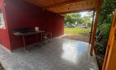 SE ALQUILA CASA PREFABRICADA A ESTRENAR EN COSQUIN 10 CUADRAS RUTA 38 REF: 2137