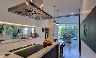 Casa en alquiler amoblado en Los Castaños, Nordelta