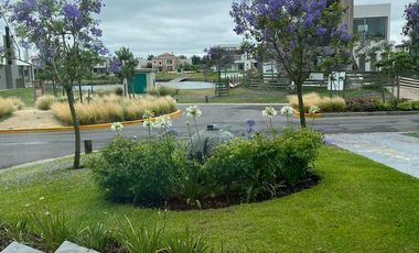 Casa en alquiler amoblado en Los Castaños, Nordelta