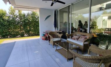 Casa en alquiler amoblado en Los Castaños, Nordelta