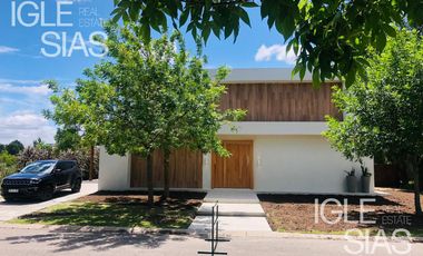 Casa en alquiler a la laguna en Santa Clara, Villanueva