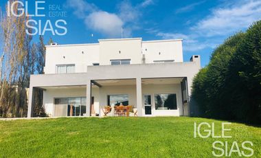 Casa en alquiler a la laguna en Santa Clara, Villanueva