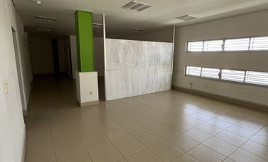 EDIFICIO CON ESPACIOS PARA OFICINAS EN RENTA