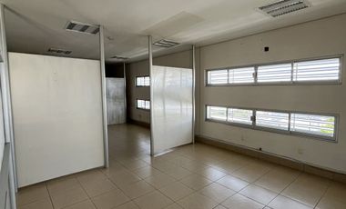 EDIFICIO CON ESPACIOS PARA OFICINAS EN RENTA
