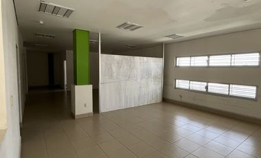 EDIFICIO CON ESPACIOS PARA OFICINAS EN RENTA