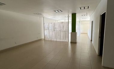 EDIFICIO CON ESPACIOS PARA OFICINAS EN RENTA