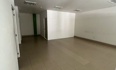 EDIFICIO CON ESPACIOS PARA OFICINAS EN RENTA