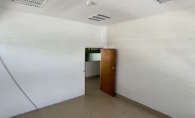 EDIFICIO CON ESPACIOS PARA OFICINAS EN RENTA