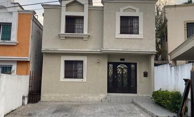 Casa en Venta en Lomas del Paseo en Monterrey Nuevo León