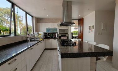 SE VENDE INCREÍBLE CASA EN BOSQUES DE LAS LOMAS (NyV)