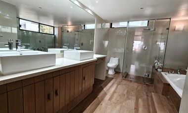 SE VENDE INCREÍBLE CASA EN BOSQUES DE LAS LOMAS (NyV)