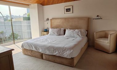 SE VENDE INCREÍBLE CASA EN BOSQUES DE LAS LOMAS (NyV)