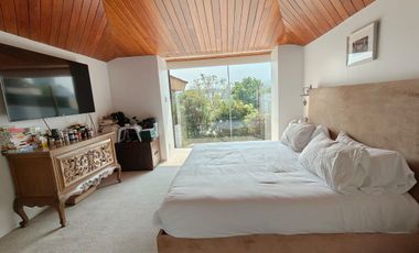 SE VENDE INCREÍBLE CASA EN BOSQUES DE LAS LOMAS (NyV)