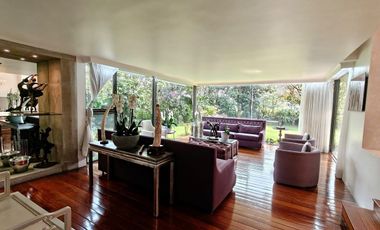 SE VENDE INCREÍBLE CASA EN BOSQUES DE LAS LOMAS (NyV)