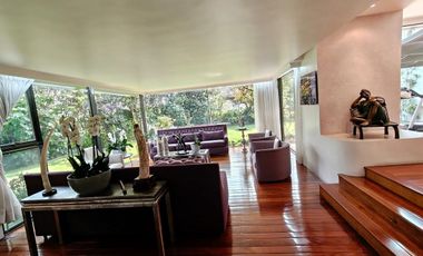 SE VENDE INCREÍBLE CASA EN BOSQUES DE LAS LOMAS (NyV)