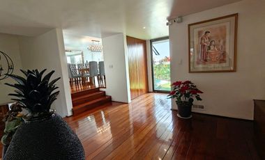 SE VENDE INCREÍBLE CASA EN BOSQUES DE LAS LOMAS (NyV)