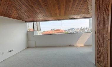 SE VENDE INCREÍBLE CASA EN BOSQUES DE LAS LOMAS (NyV)