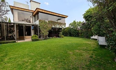 SE VENDE INCREÍBLE CASA EN BOSQUES DE LAS LOMAS (NyV)
