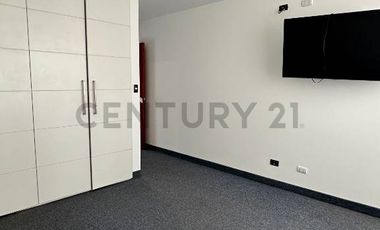 Amplia Casa con piscina... cerca al mar