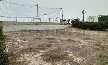 Amplia Casa con piscina... cerca al mar