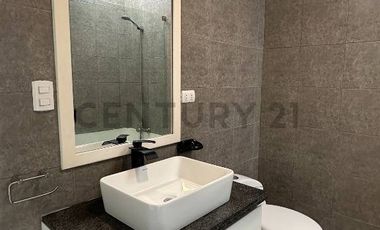 Amplia Casa con piscina... cerca al mar