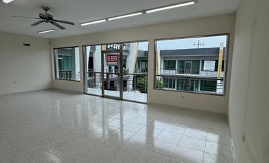 LOCAL COMERCIAL EN RENTA EN PLAZA PREMIUM, CIUDAD DEL CARMEN, CAMPECHE
