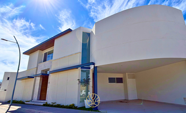 Casa en Venta Loretta 1