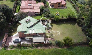 Renta Casa Campestre en Cota, Cundinamarca con 8 Habitaciones