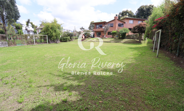 Renta Casa Campestre en Cota, Cundinamarca con 8 Habitaciones