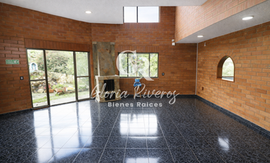 Renta Casa Campestre en Cota, Cundinamarca con 8 Habitaciones