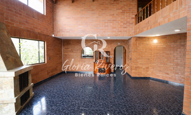 Renta Casa Campestre en Cota, Cundinamarca con 8 Habitaciones